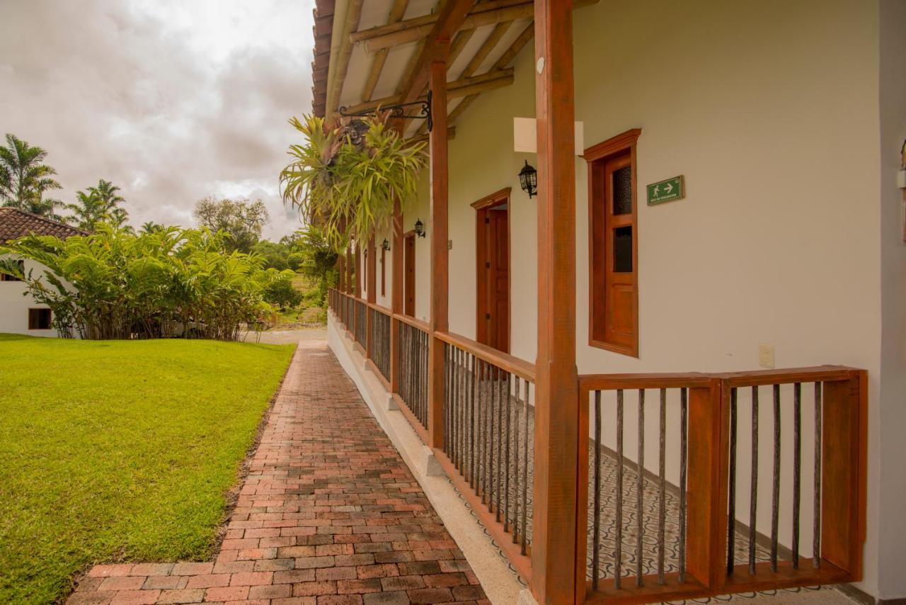 Вилла Hacienda El Saman Кимбайя Экстерьер фото