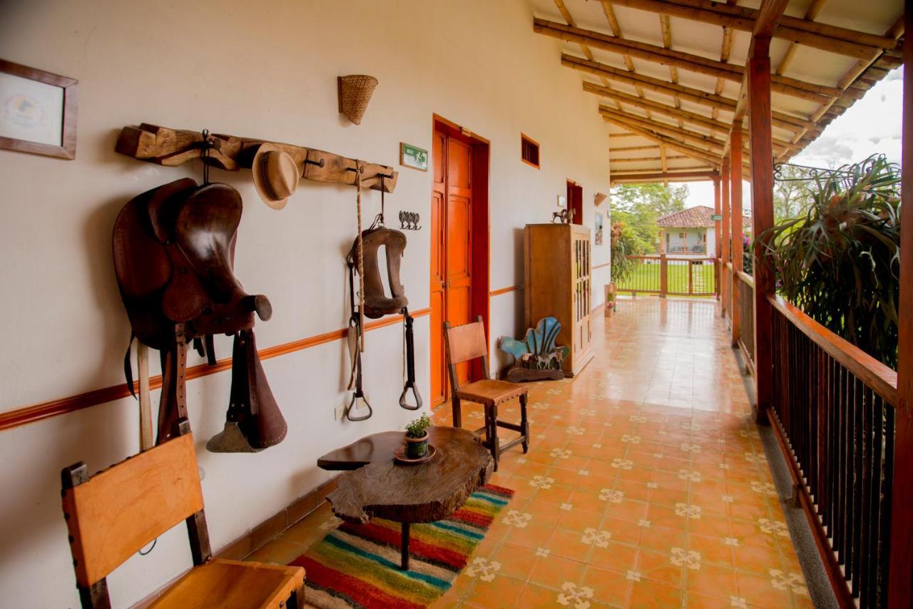 Вилла Hacienda El Saman Кимбайя Экстерьер фото
