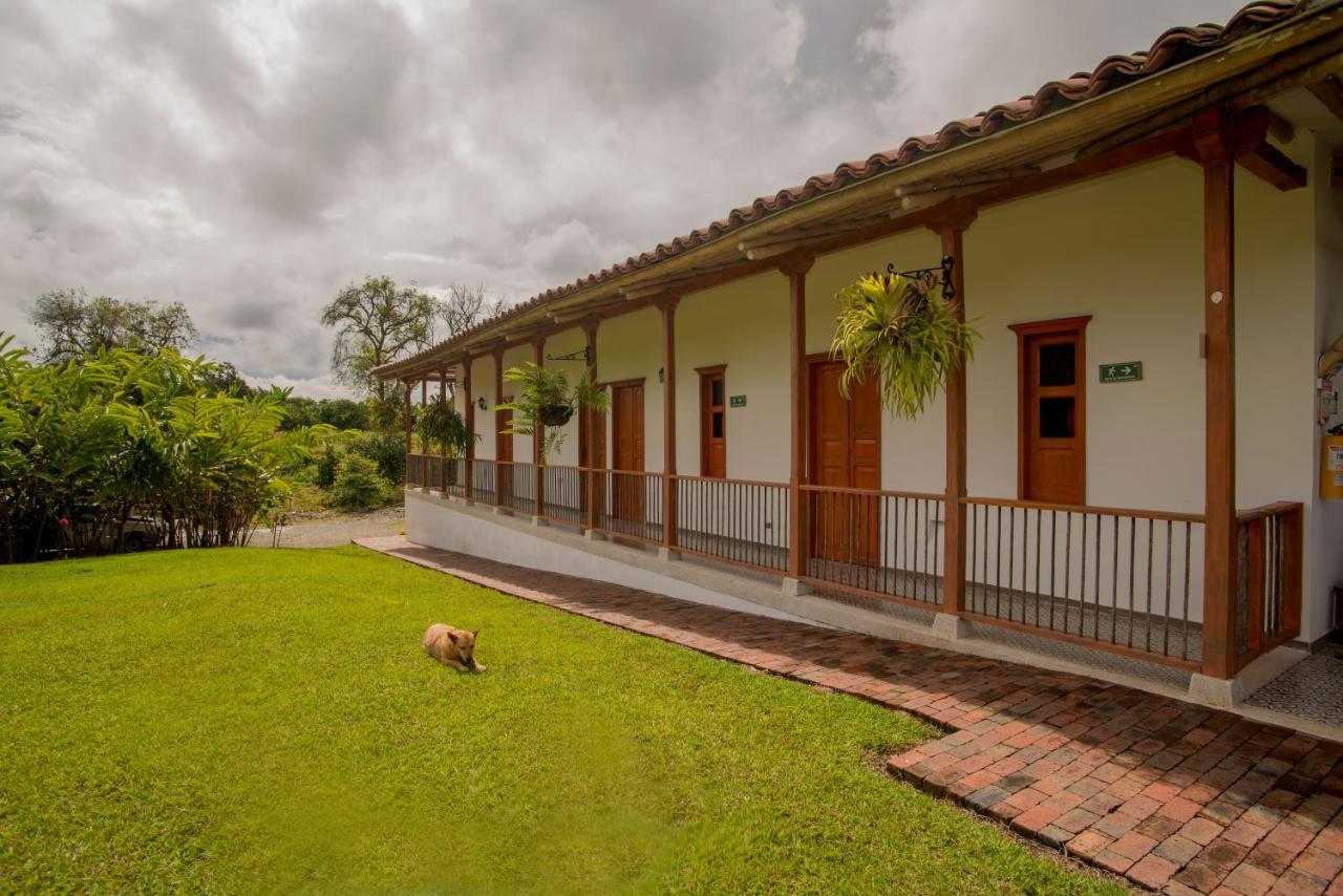 Вилла Hacienda El Saman Кимбайя Экстерьер фото