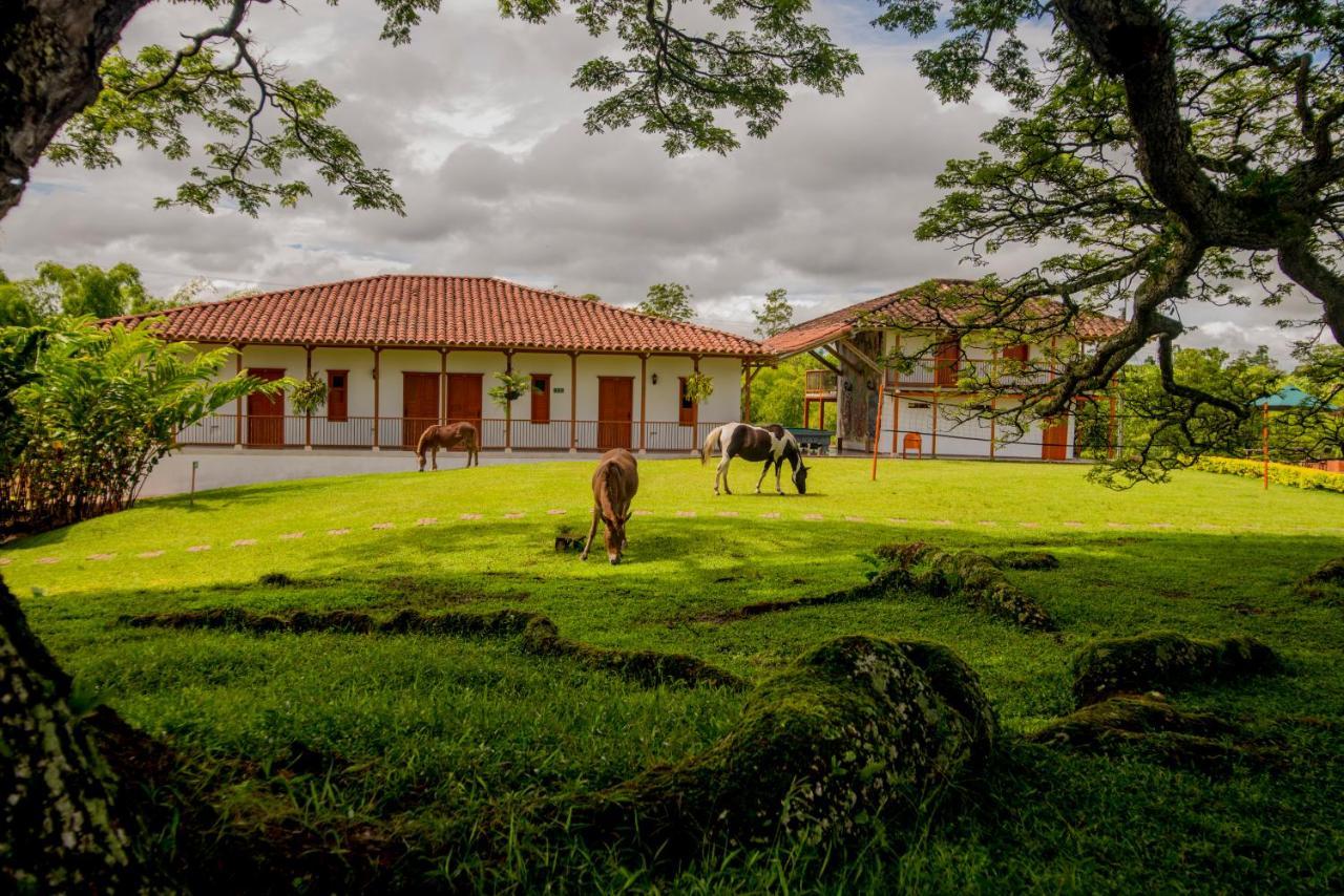 Вилла Hacienda El Saman Кимбайя Экстерьер фото