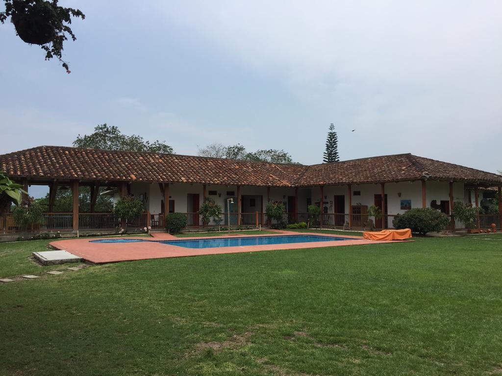 Вилла Hacienda El Saman Кимбайя Экстерьер фото